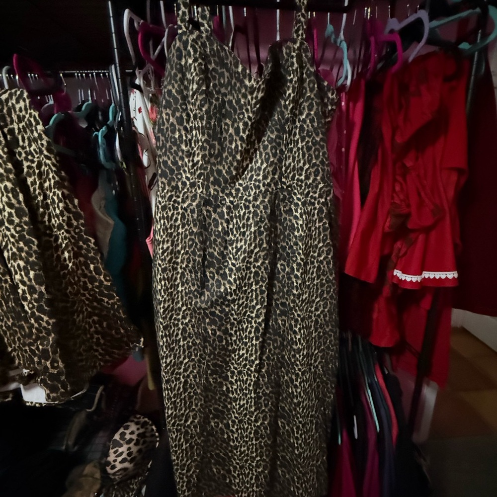 SWEETHEART WIGGLE DRESS IN WILD LEOPARD PRINT - VIXEN BY MICHELINE PITT 2X